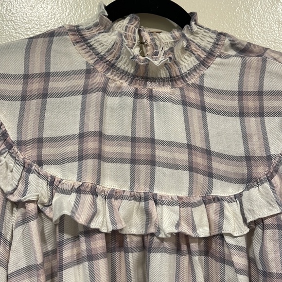 Cute Free People flannel top. Large - Picture 3 of 8